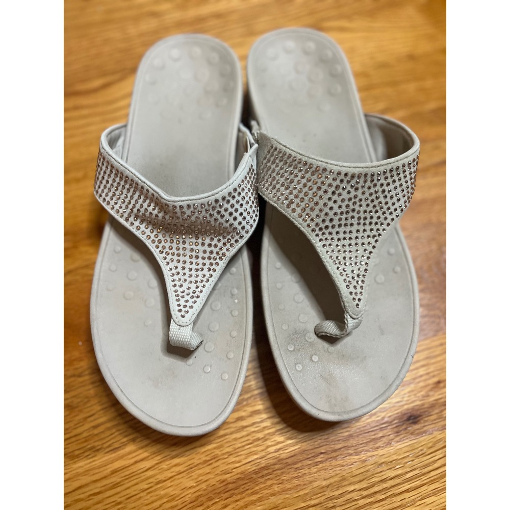 Vionic Naples Rhinestone Embellished Thong Sandals Beige Size 10